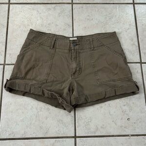 Magellan Outdoors Women's Brown Cargo Shorts